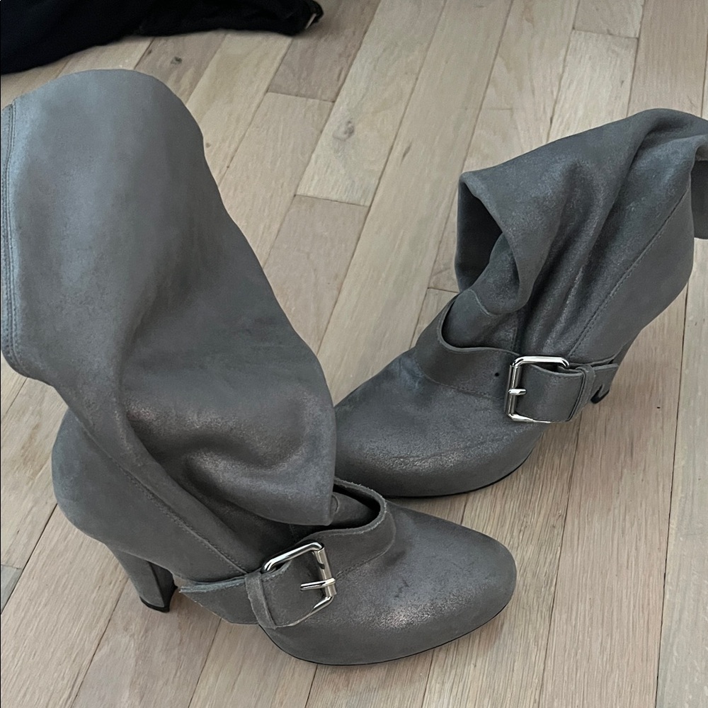 Hugo Boss Gray Heeled Boots with Buckle